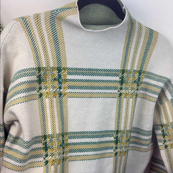 Tahari Green and Yellow Cowl Neck Sweater with Vintage Plaid Design. ( T 437) - Picture 4 of 7